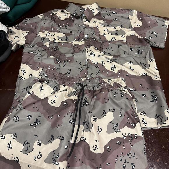 Camo men’s button up short set size medium - Picture 2 of 4
